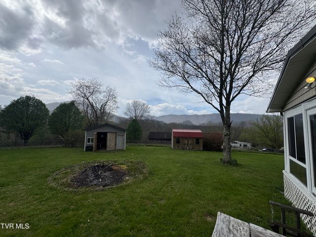 298 Rabbit Run Lane, Dryden, VA 24243