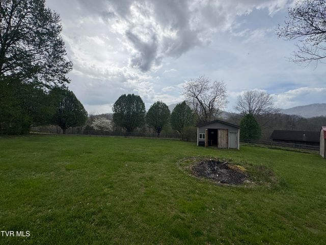 298 Rabbit Run Lane, Dryden, VA 24243