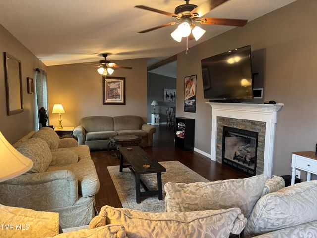 298 Rabbit Run Lane, Dryden, VA 24243