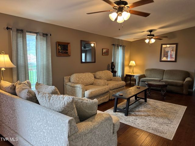 298 Rabbit Run Lane, Dryden, VA 24243