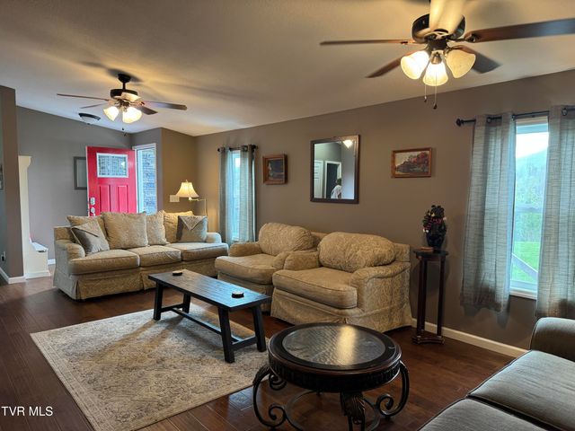 298 Rabbit Run Lane, Dryden, VA 24243