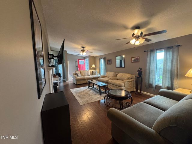298 Rabbit Run Lane, Dryden, VA 24243