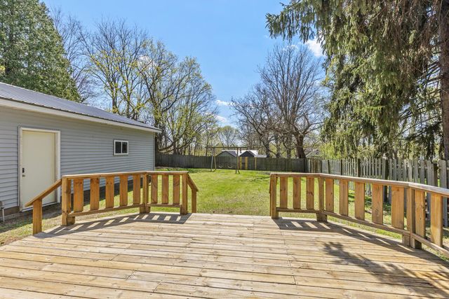 315 E Coffren Avenue, Greenville, MI 48838