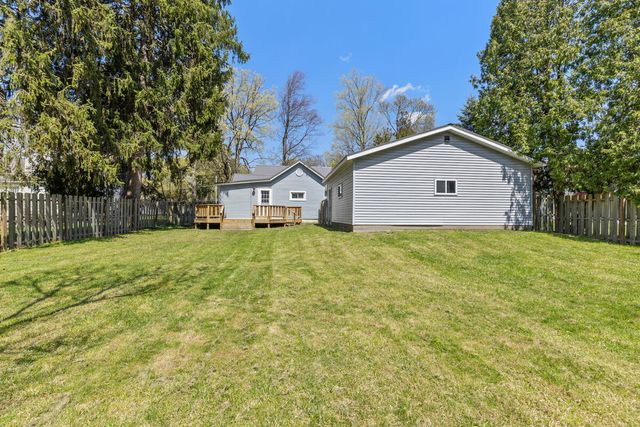 315 E Coffren Avenue, Greenville, MI 48838