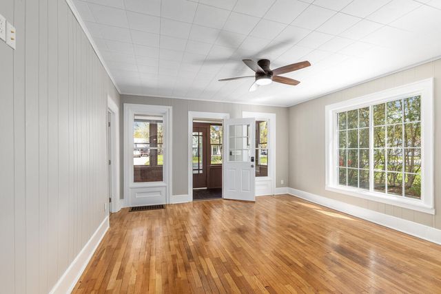 315 E Coffren Avenue, Greenville, MI 48838