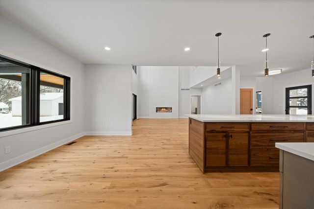 19 Cedar Point DRIVE, Williams Bay, WI 53191