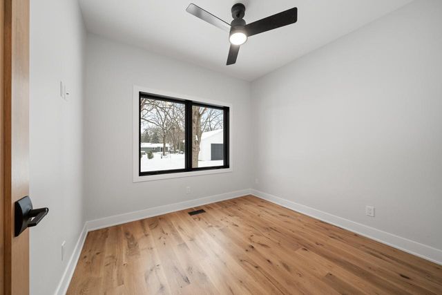 19 Cedar Point DRIVE, Williams Bay, WI 53191