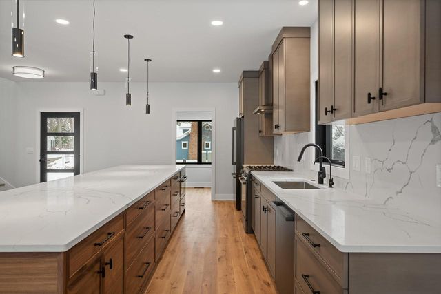 19 Cedar Point DRIVE, Williams Bay, WI 53191