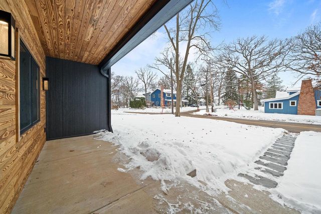 19 Cedar Point DRIVE, Williams Bay, WI 53191