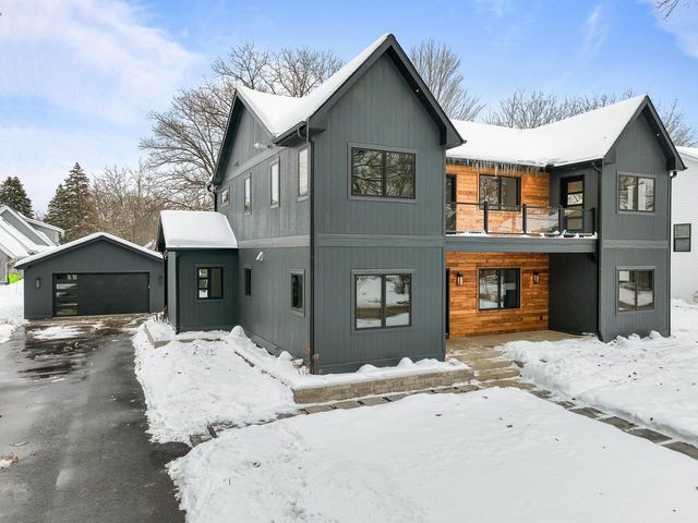 19 Cedar Point DRIVE, Williams Bay, WI 53191