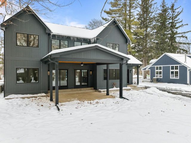 19 Cedar Point DRIVE, Williams Bay, WI 53191