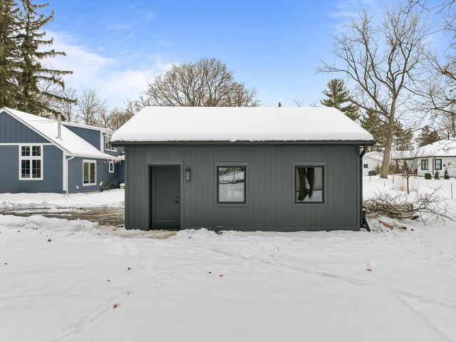 19 Cedar Point DRIVE, Williams Bay, WI 53191