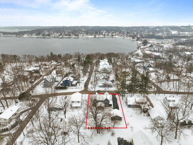 19 Cedar Point DRIVE, Williams Bay, WI 53191