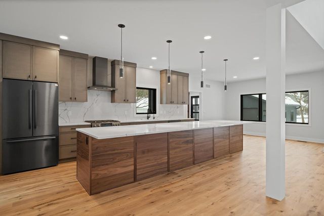 19 Cedar Point DRIVE, Williams Bay, WI 53191