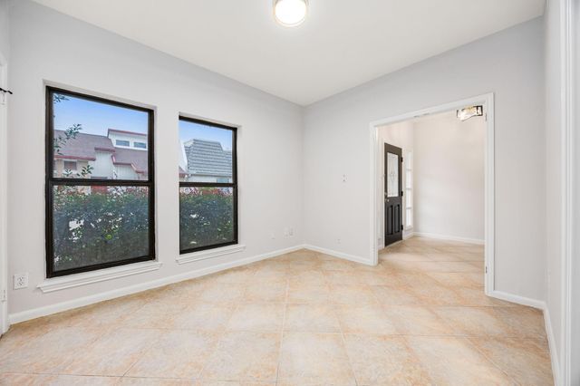 1746 S Gessner Road, Houston, TX 77063