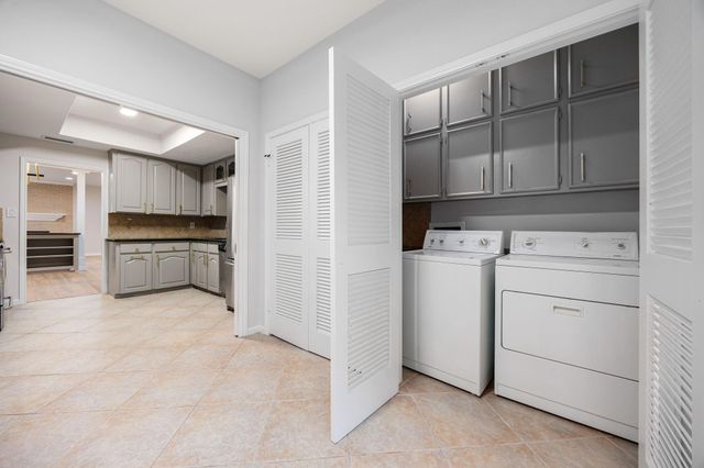 1746 S Gessner Road, Houston, TX 77063