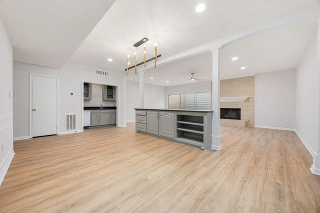 1746 S Gessner Road, Houston, TX 77063