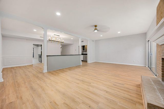 1746 S Gessner Road, Houston, TX 77063