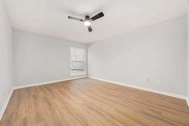 1746 S Gessner Road, Houston, TX 77063