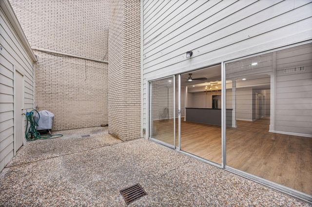 1746 S Gessner Road, Houston, TX 77063