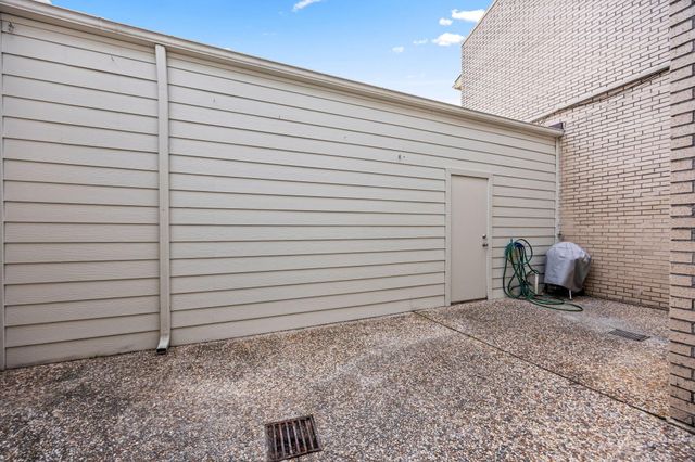 1746 S Gessner Road, Houston, TX 77063