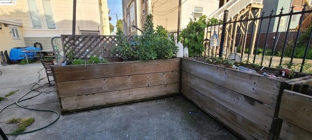 2825 Market St, Oakland, CA 94608