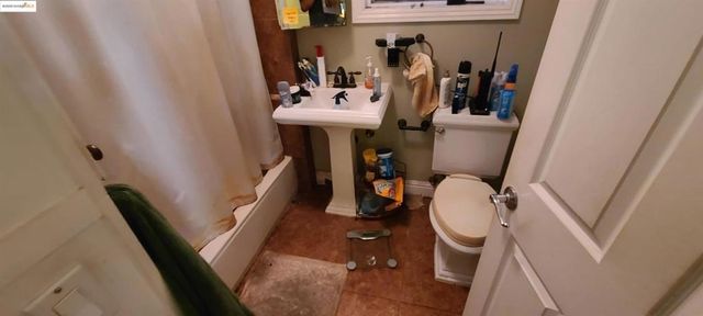 2825 Market St, Oakland, CA 94608