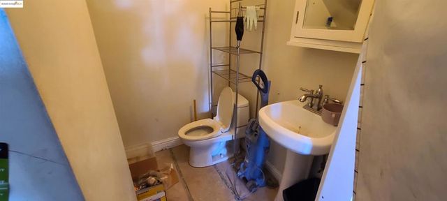 2825 Market St, Oakland, CA 94608