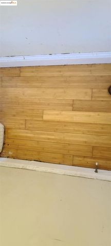 2825 Market St, Oakland, CA 94608