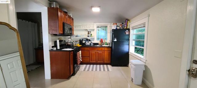 2825 Market St, Oakland, CA 94608