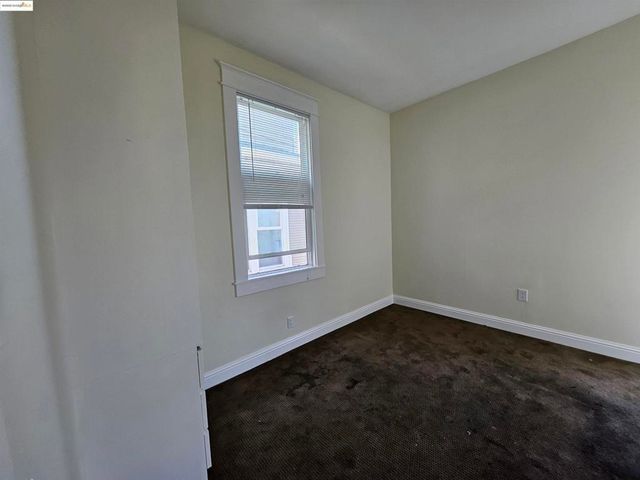 2825 Market St, Oakland, CA 94608