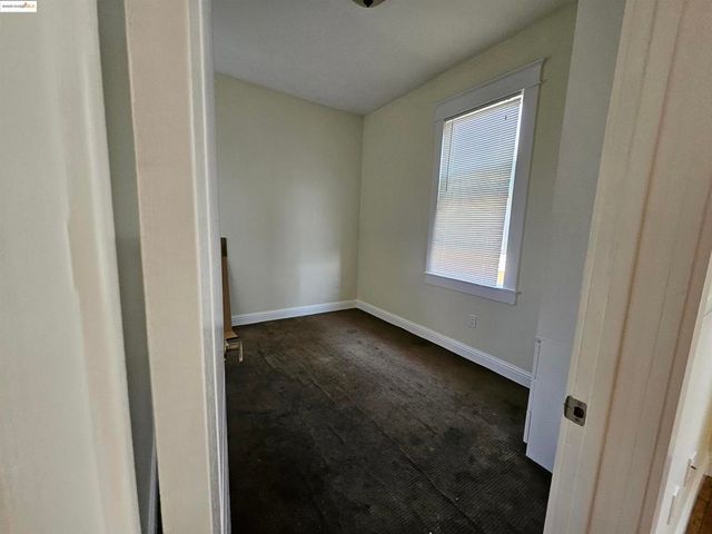 2825 Market St, Oakland, CA 94608