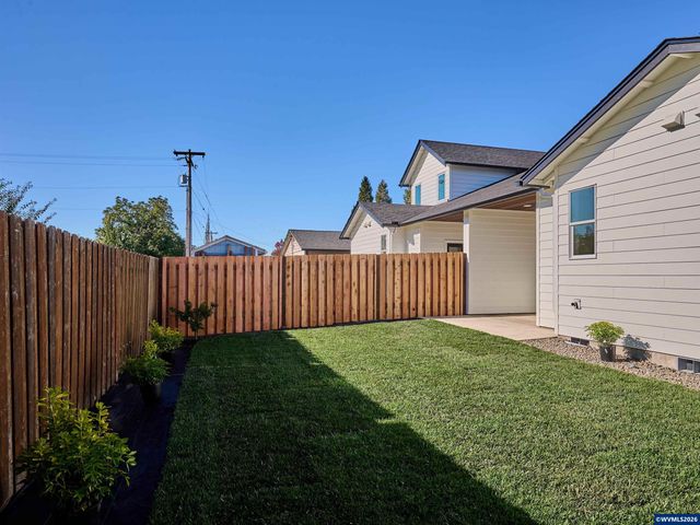1040 2nd St, Gervais, OR 97026