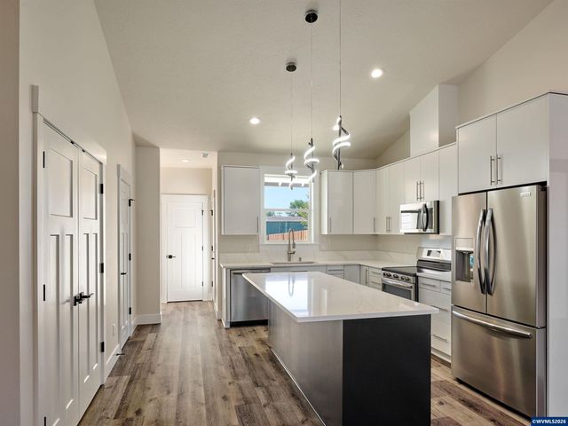 1040 2nd St, Gervais, OR 97026