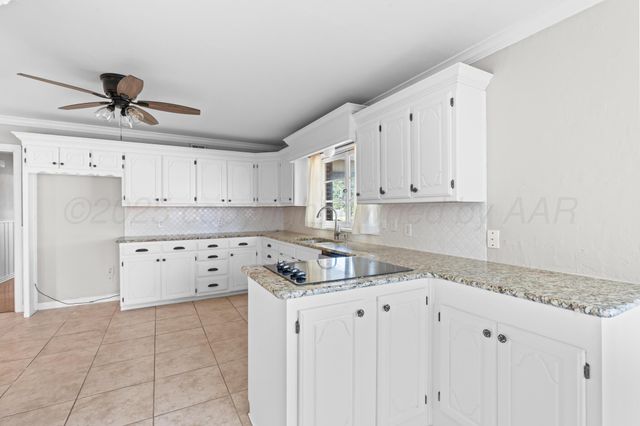 1601 8TH Avenue, Canyon, TX 79015