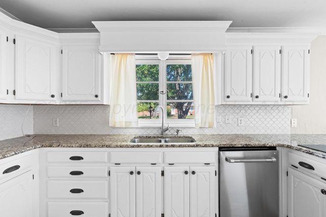 1601 8TH Avenue, Canyon, TX 79015