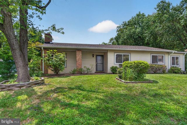 323 AVONDALE DR, Sterling, VA 20164