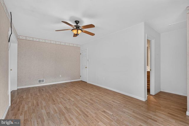 323 AVONDALE DR, Sterling, VA 20164