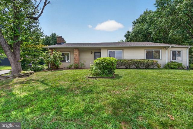 323 AVONDALE DR, Sterling, VA 20164
