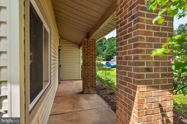 323 AVONDALE DR, Sterling, VA 20164