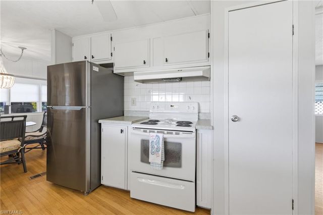 726 Knotty Pine CIR, North Fort Myers, FL 33917