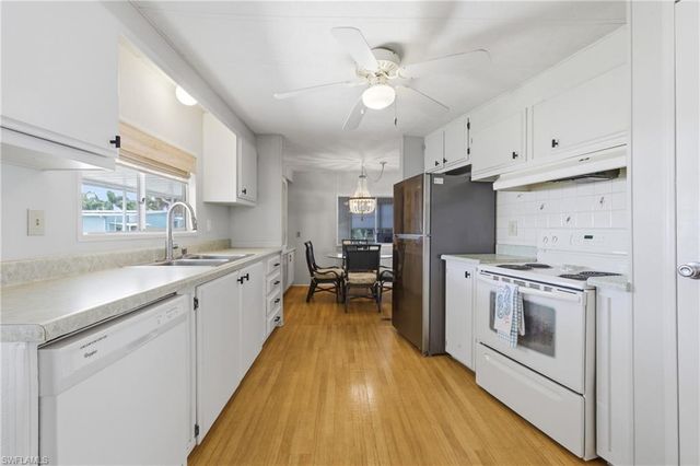 726 Knotty Pine CIR, North Fort Myers, FL 33917