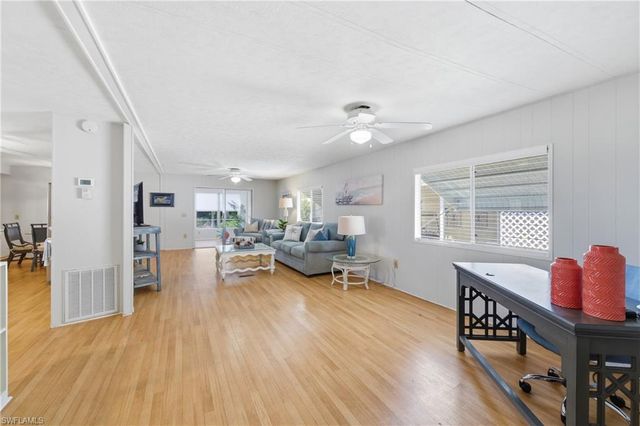 726 Knotty Pine CIR, North Fort Myers, FL 33917