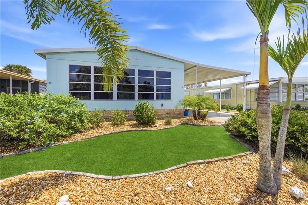 726 Knotty Pine CIR, North Fort Myers, FL 33917