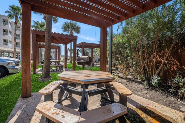 6102 Seawall Boulevard 234, Galveston, TX 77551