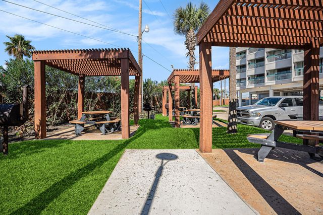 6102 Seawall Boulevard 234, Galveston, TX 77551