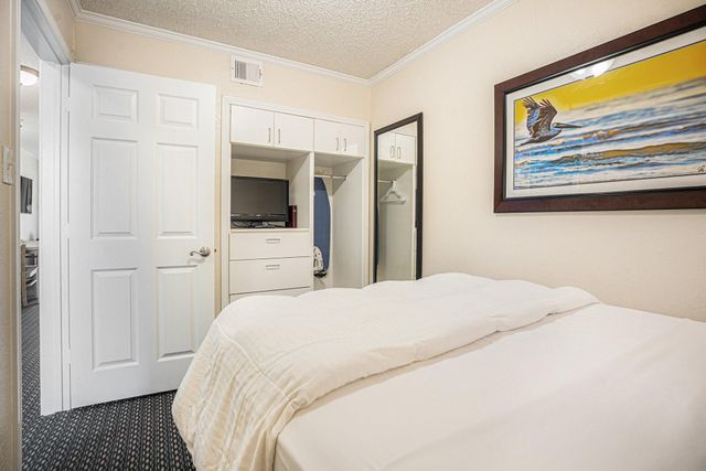 6102 Seawall Boulevard 234, Galveston, TX 77551