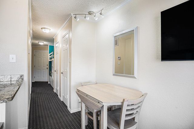 6102 Seawall Boulevard 234, Galveston, TX 77551
