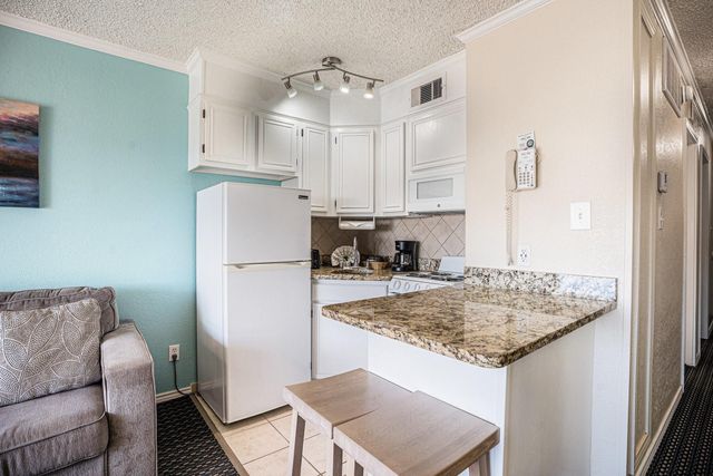 6102 Seawall Boulevard 234, Galveston, TX 77551