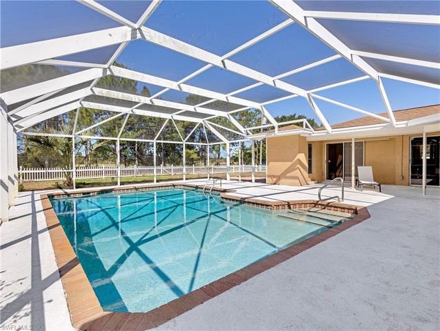 7018 Overlook DR, Fort Myers, FL 33919